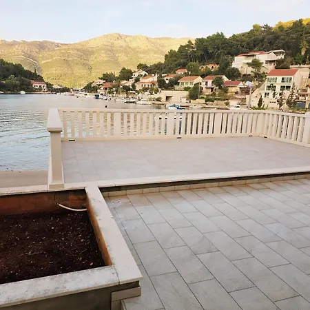 Mare Apartment *